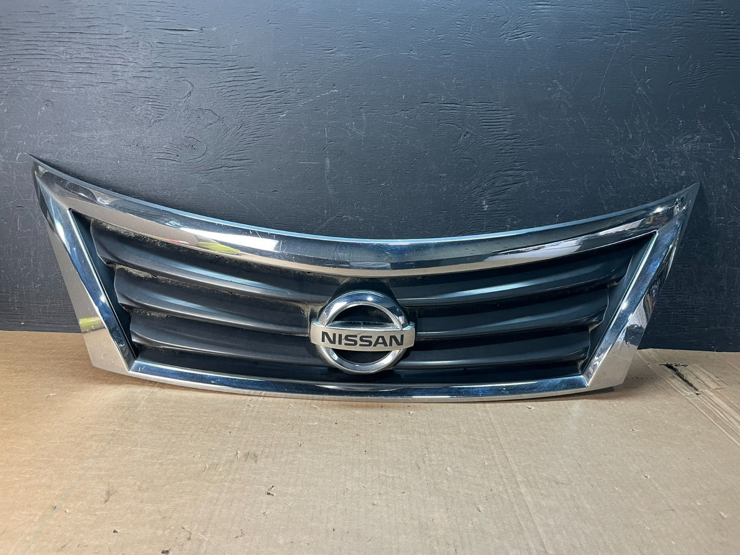 2013 to 2015 Nissan Altima Front Upper Grill Grille Sedan AE8452 DG0