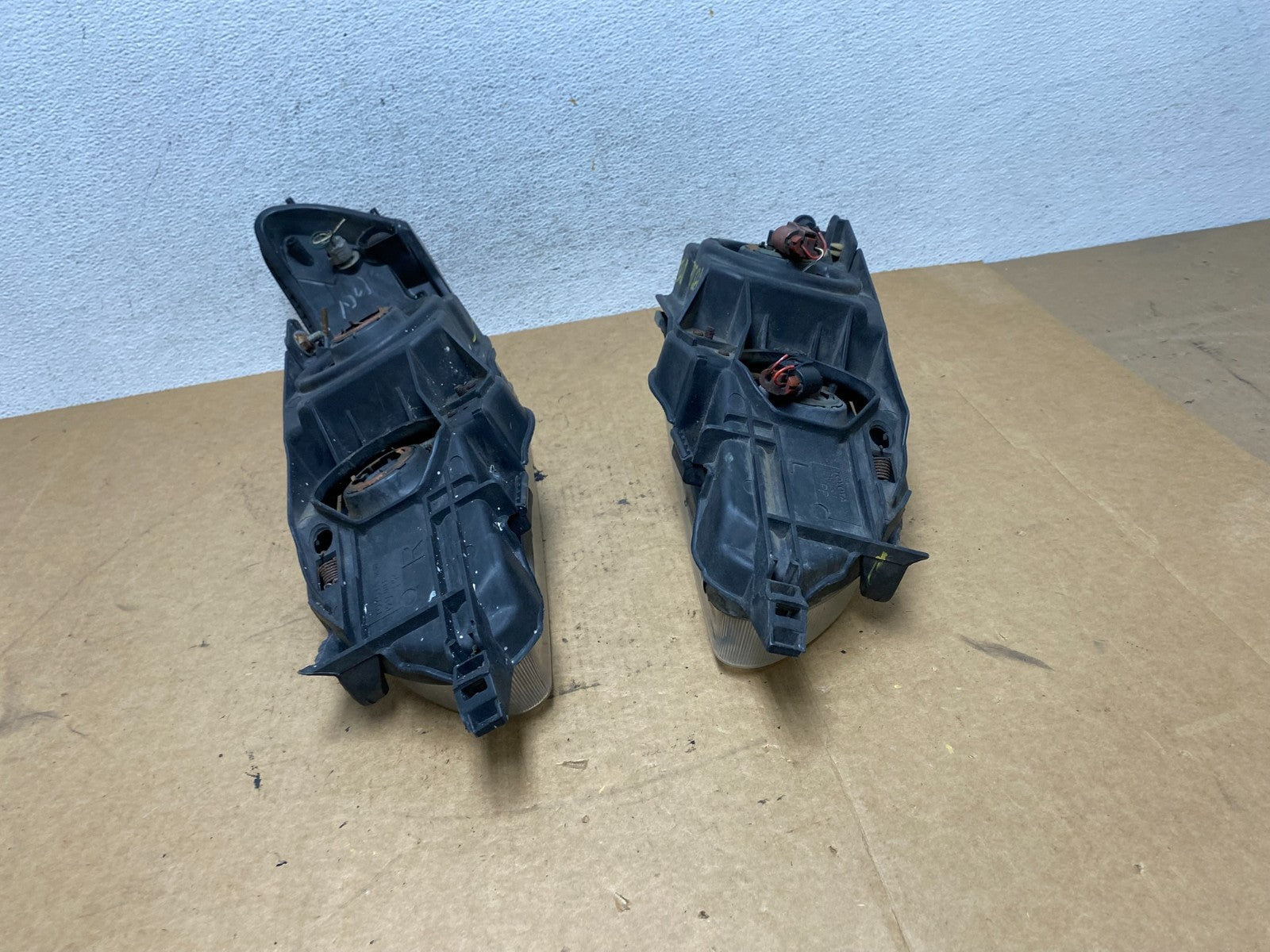 1993 to 1997 Toyota Corolla Left+Right Side Headlights AE3226 DW12