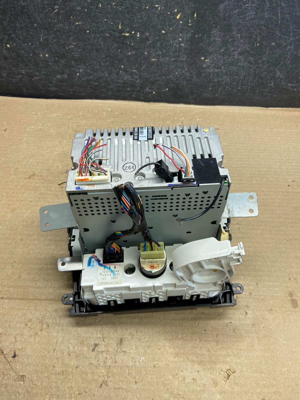 2005 to 2009 Subaru Legacy AM FM CD Radio Climate Control Player AH3792 DG5