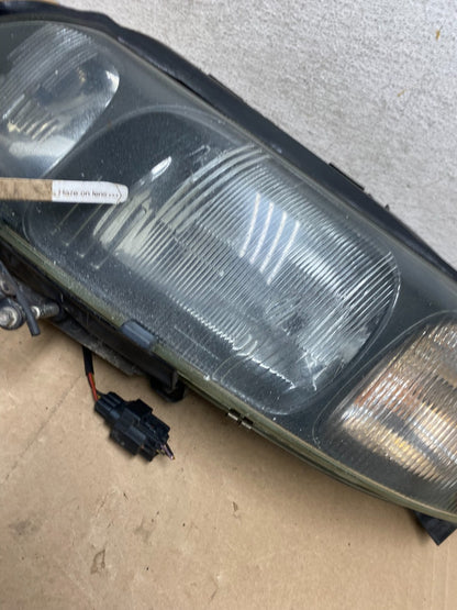 2001 to 2004 Volvo S60 Left Driver LH Headlight Halogen AG4612 DW3