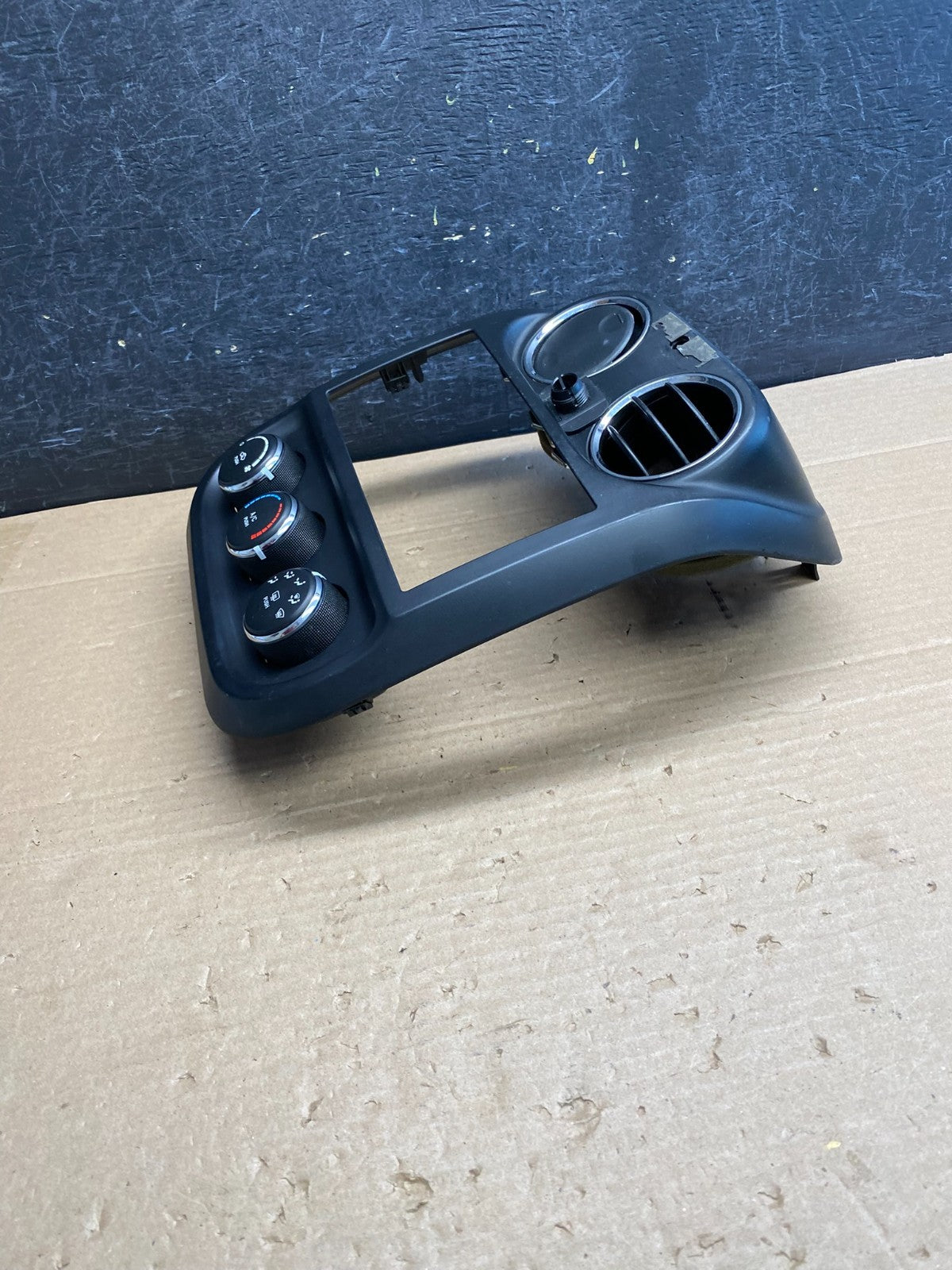 2011 to 2017 Jeep Compass Dash Climate Temperature Control Radio Bezel AG6321 DG3