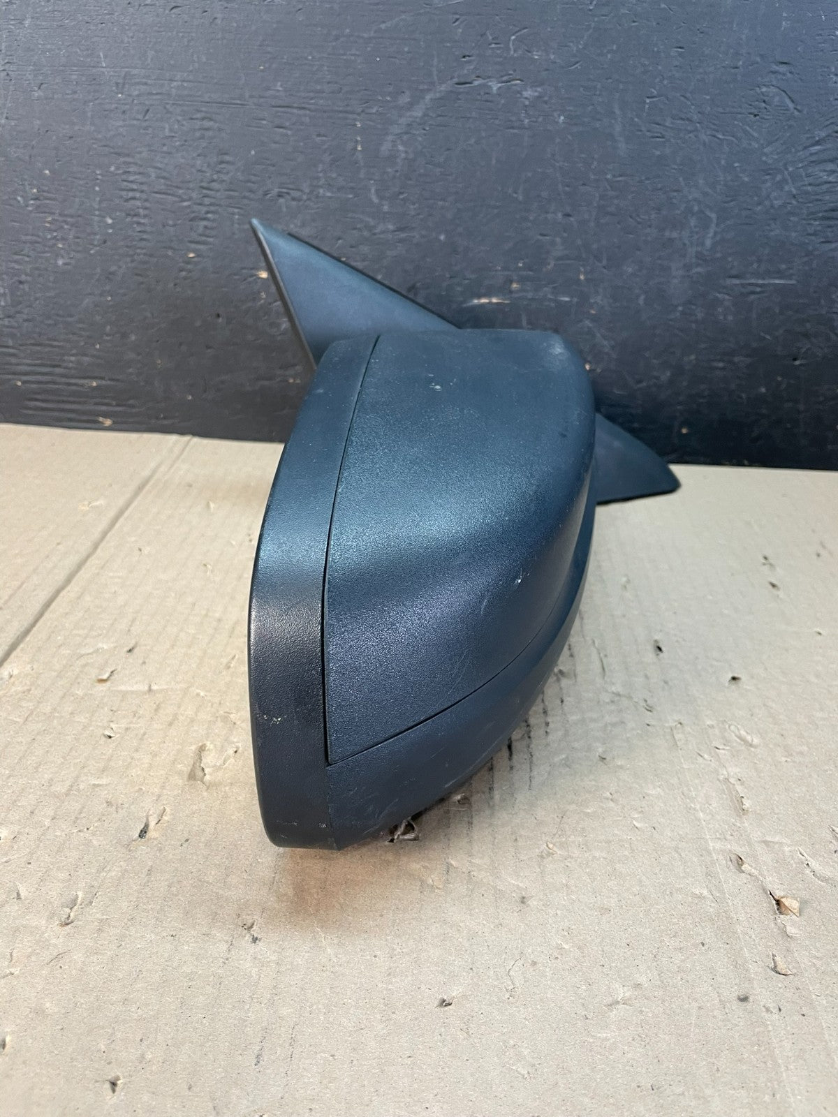 2010 to 2018 Ford Taurus Right Passenger View Door Mirror AD8682 DW7