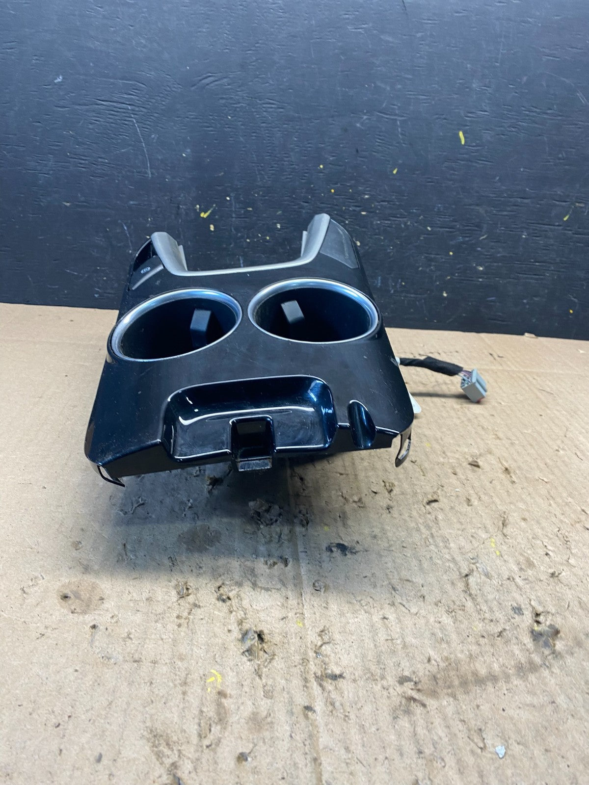 2013 to 2016 Ford Fusion Front Center Console Cup Holder Cupholder OEM p7788 DG1