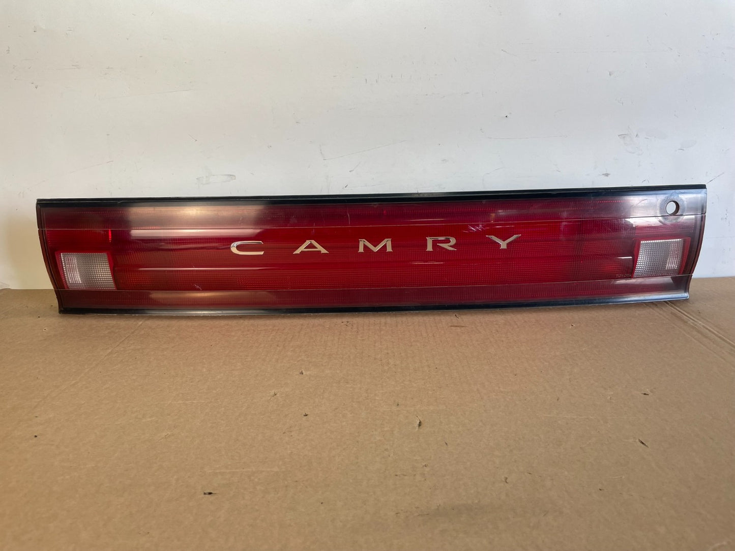 1992 1993 1994 Toyota Camry Center Trunk Rear Tail Light AG2864 DG0