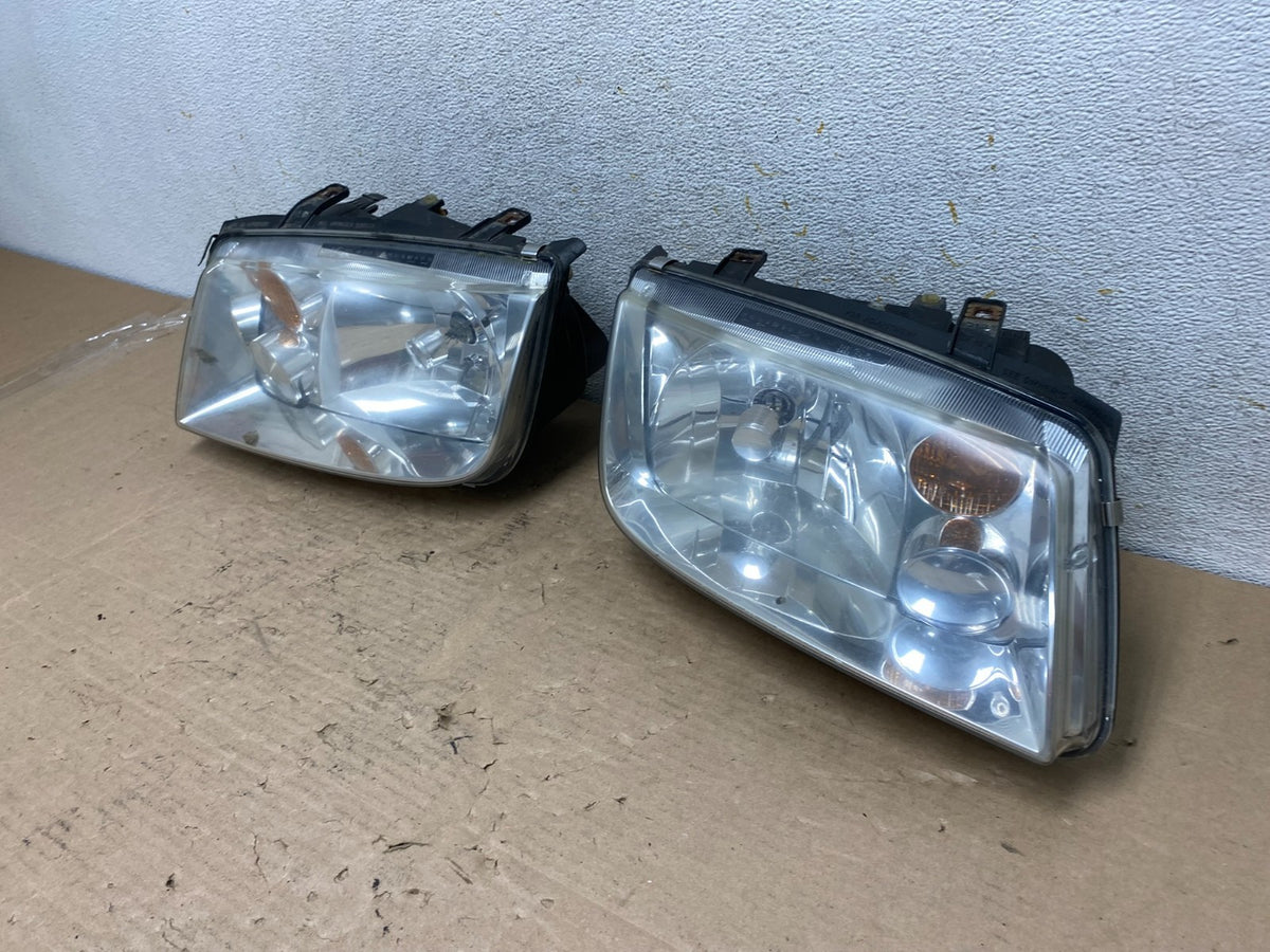 2002 to 2004 Volkswagen Jetta Left+Right Headlights AI0963 DW1
