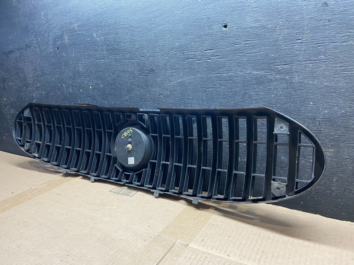 2002-2005 Buick Rendezvous Front Upper Grill Grille With Emblem C8505 DG15