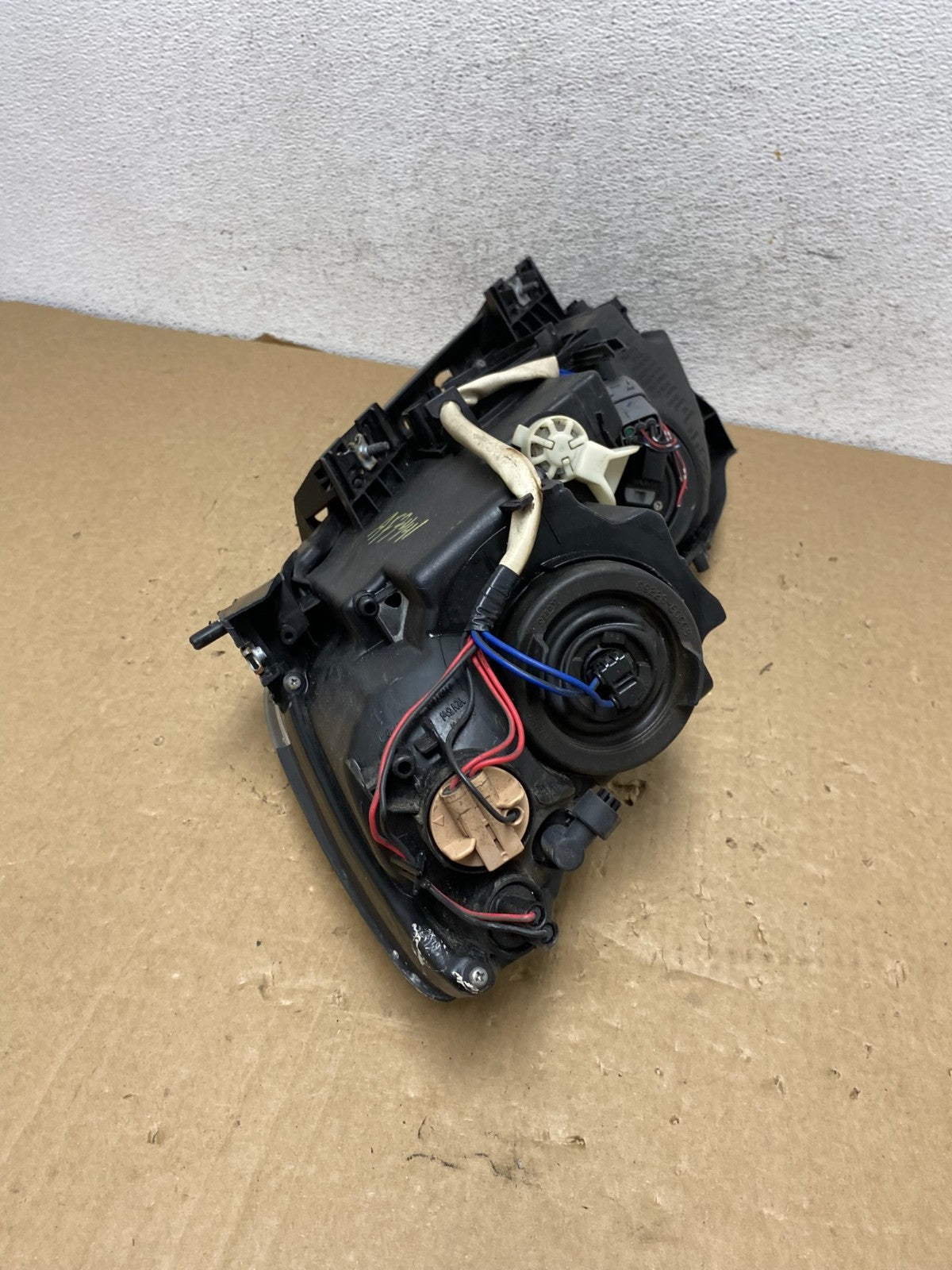 Halogen 2007 to 2009 Mazda CX-7 Right Passenger RH Side Headlight AF7441 DW9