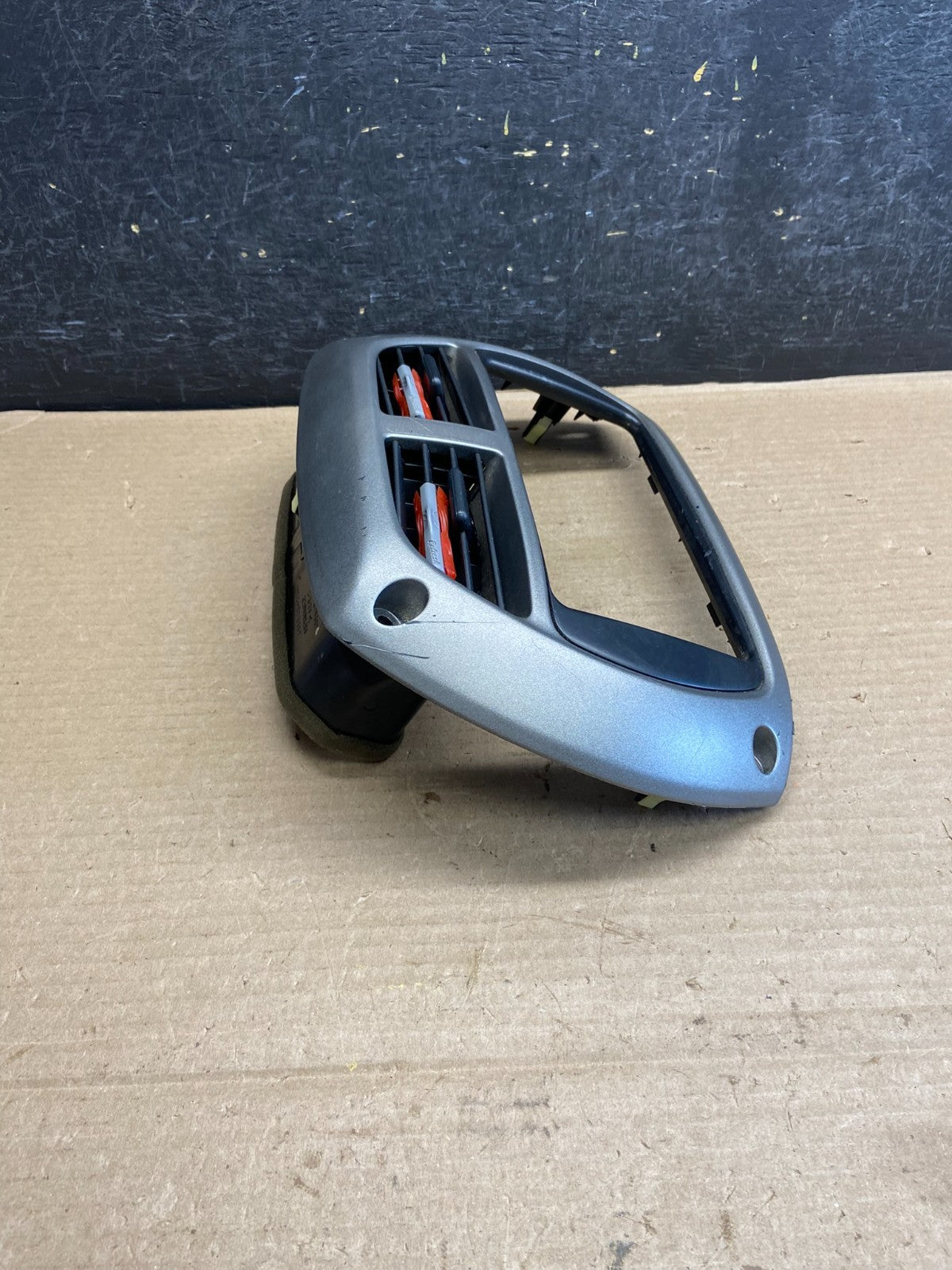 2004 to 2005 Toyota Rav4 Center Console Dash Radio Bezel Air Vent Trim AH3512 DG2