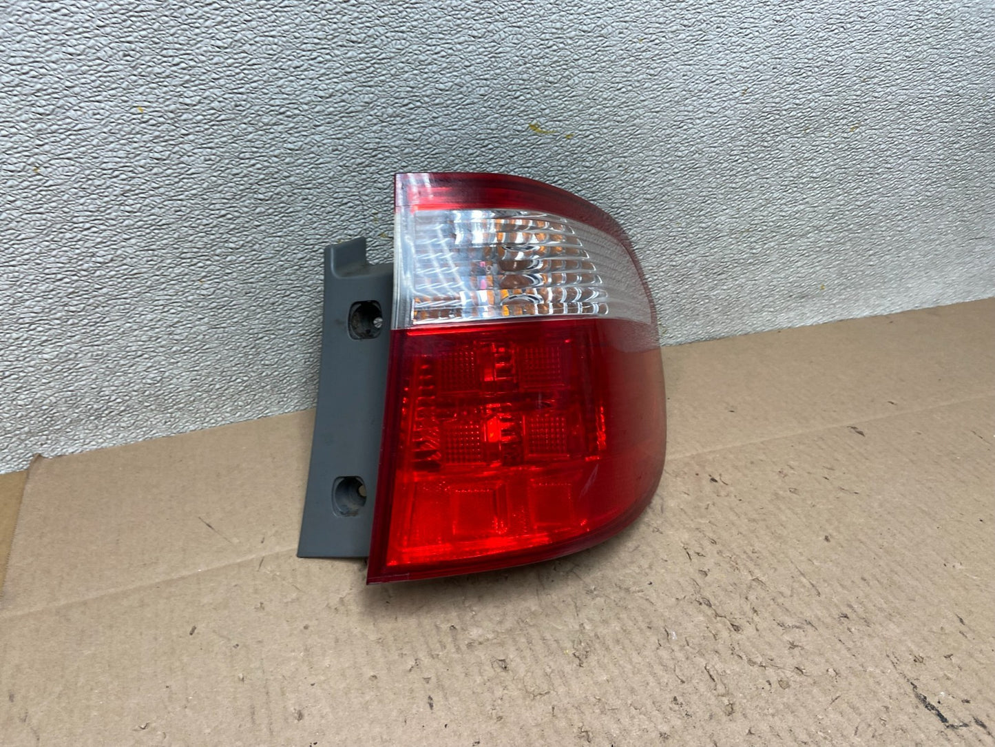 2005 2006 2007 Honda Odyssey Right Passenger RH Side Tail Light Oem Z6123 DW2