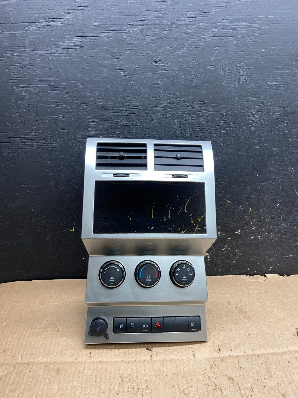 2007 to 2012 Dodge Nitro Dash Climate Temperature Control Radio Bezel Y7732 DG0