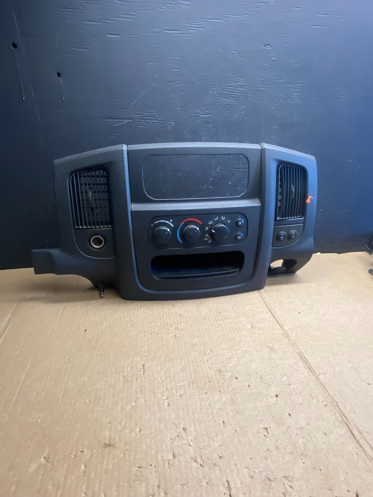2002 to 2005 Dodge Ram Radio Climate Control Dash Air Vent Bezel Trim AE4449 DG0