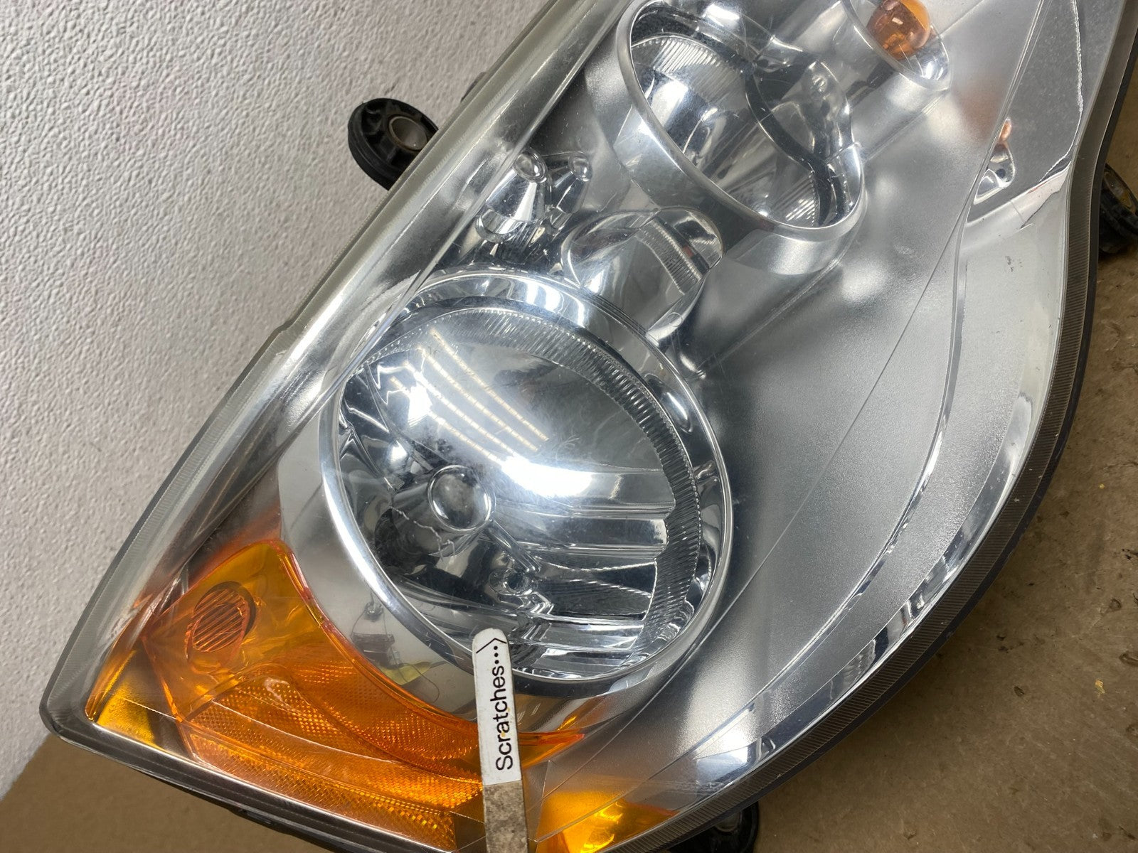 2011 to 2016 Chrysler Town and Country Right Passenger Headlight AC1366 DW3