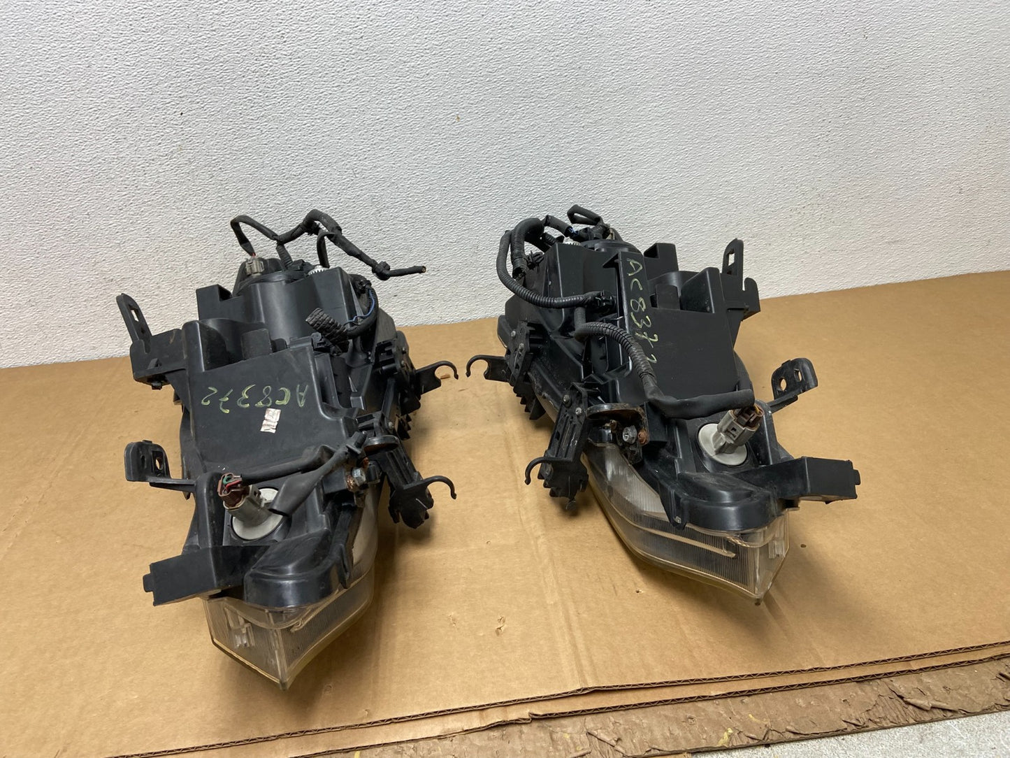 Halogen 2011 2012 2013 2014 Nissan Murano Headlights Left+Right AC8372 DW10