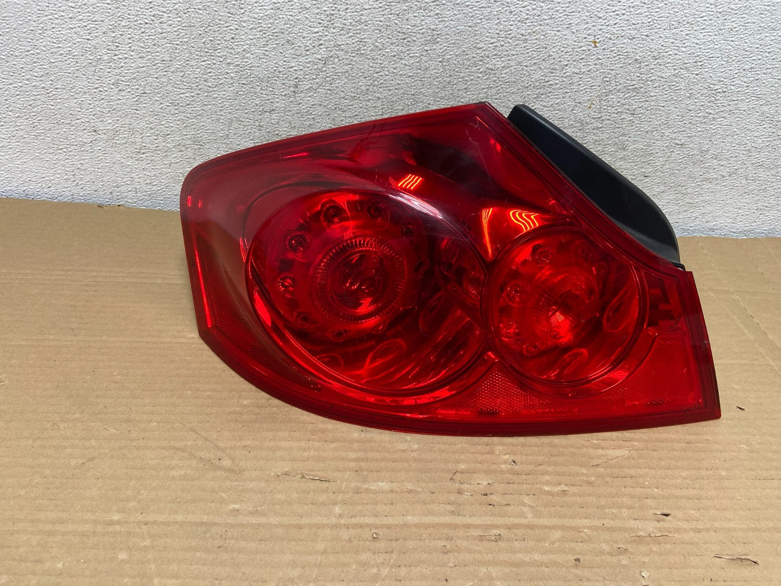 2007 to 2013 Infiniti G35 G37 Sedan Left Driver LH Side Tail Light AG8917 DW0