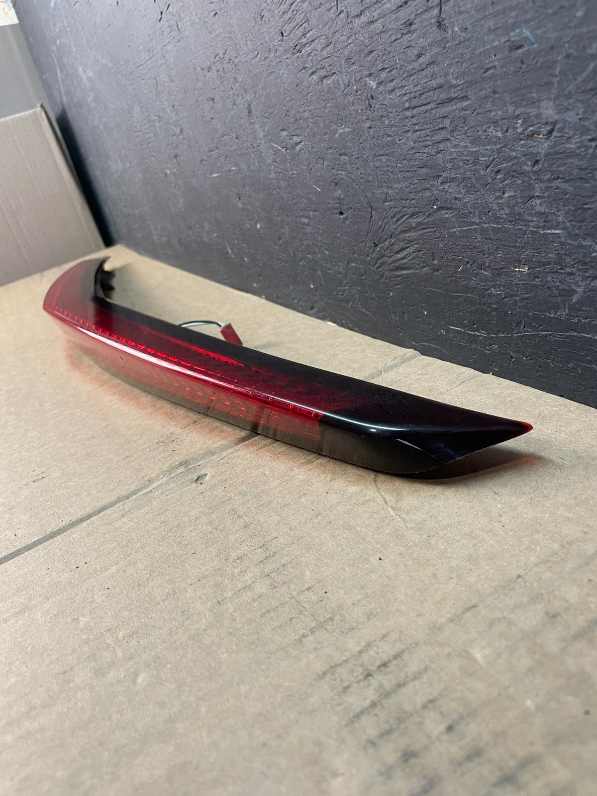 2008-2013 Cadillac Cts Sedan Trunk Lid 3rd Third Brake Tail Light AD01521