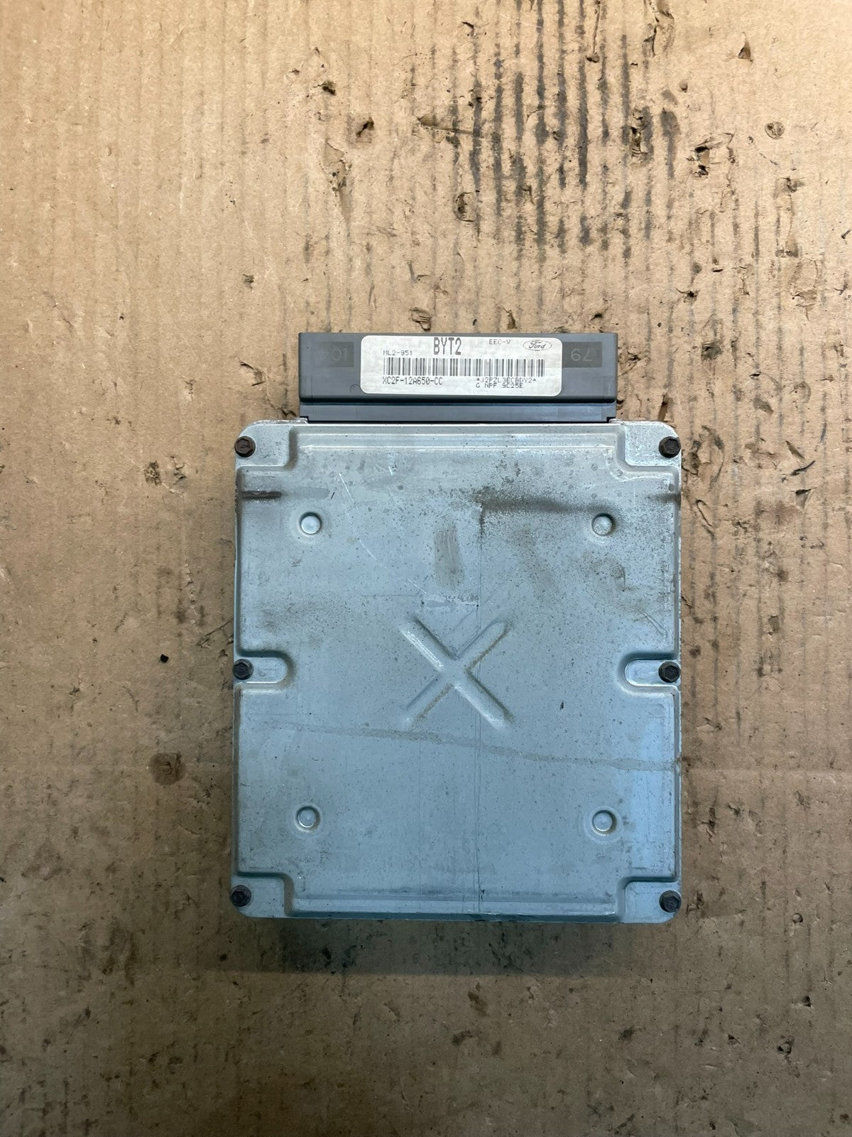 1999 Ford E350 Van 4.2L Engine Control Module xc2f-12a650-cc u9352 DG0