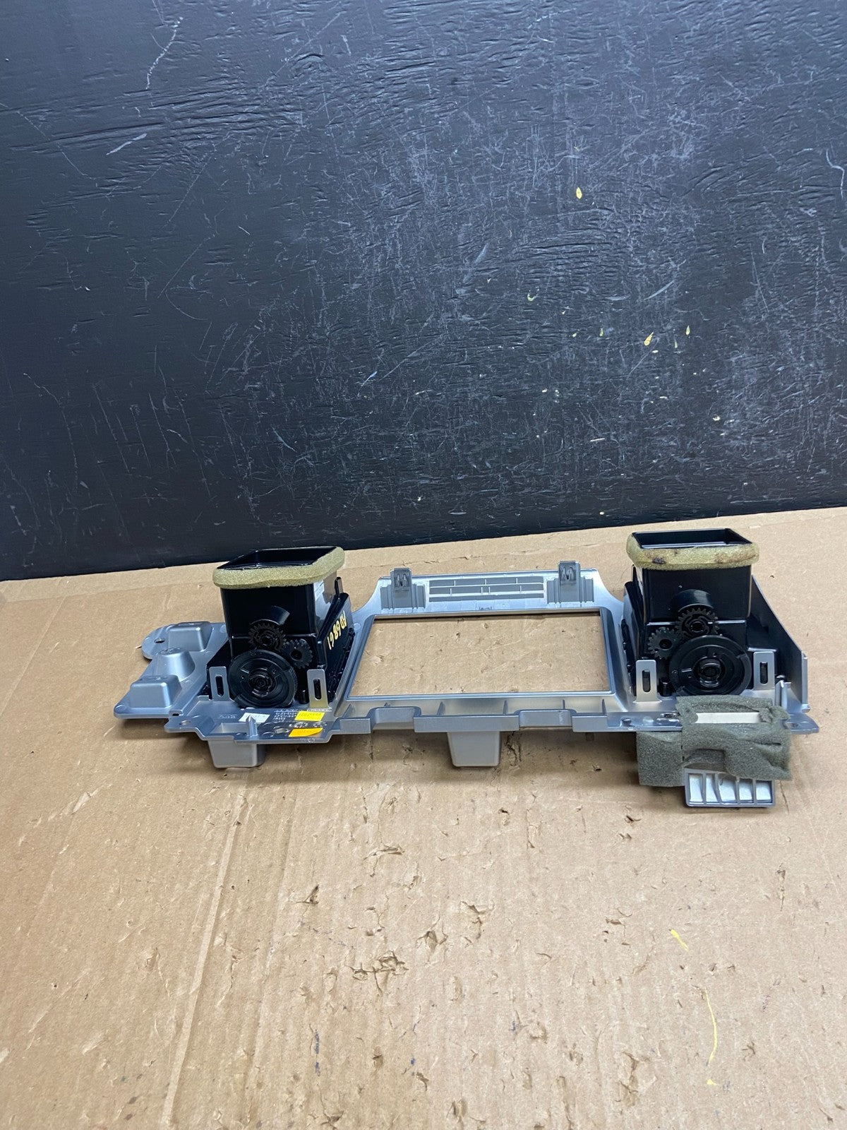 2009 2010 2011 2012 Lincoln MKS Center Radio Bezel Trim Silver ad6861 DG3