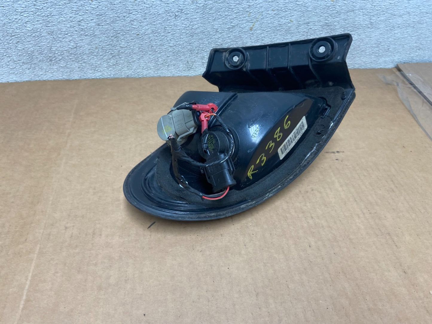 1998 to 1999 Ford Taurus Wagon Right Passenger RH Side Tail Light OEM R3386 DW4