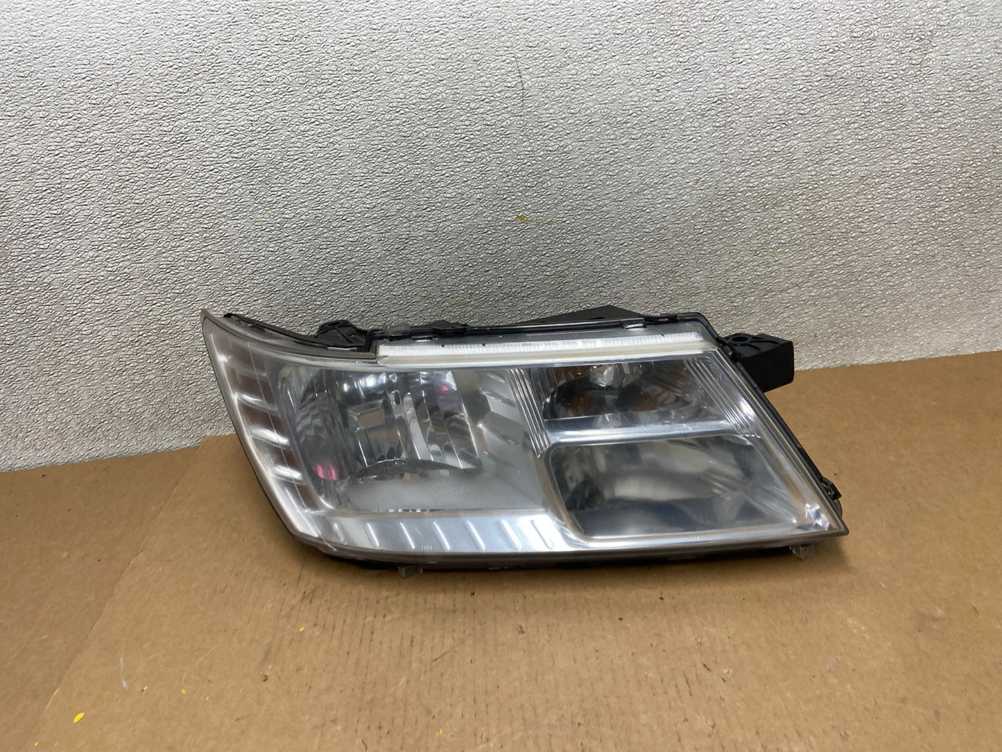 2009 to 2017 Dodge Journey Headlight Right Passenger Rh Halogen Oem Z6752 DW0