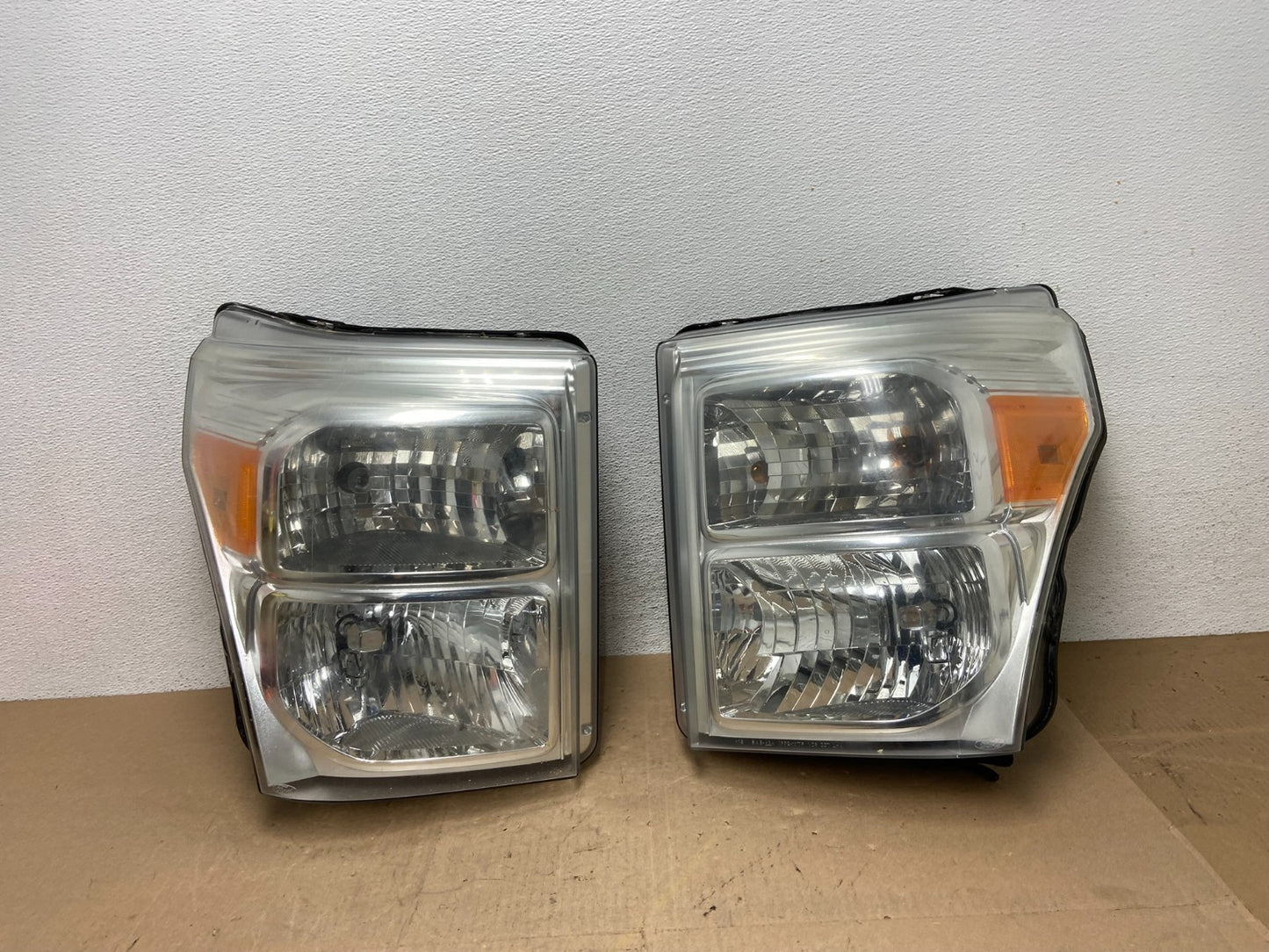 2011 to 2016 Ford F250 Super Duty Left+Right Side Headlights AE6788 DW0