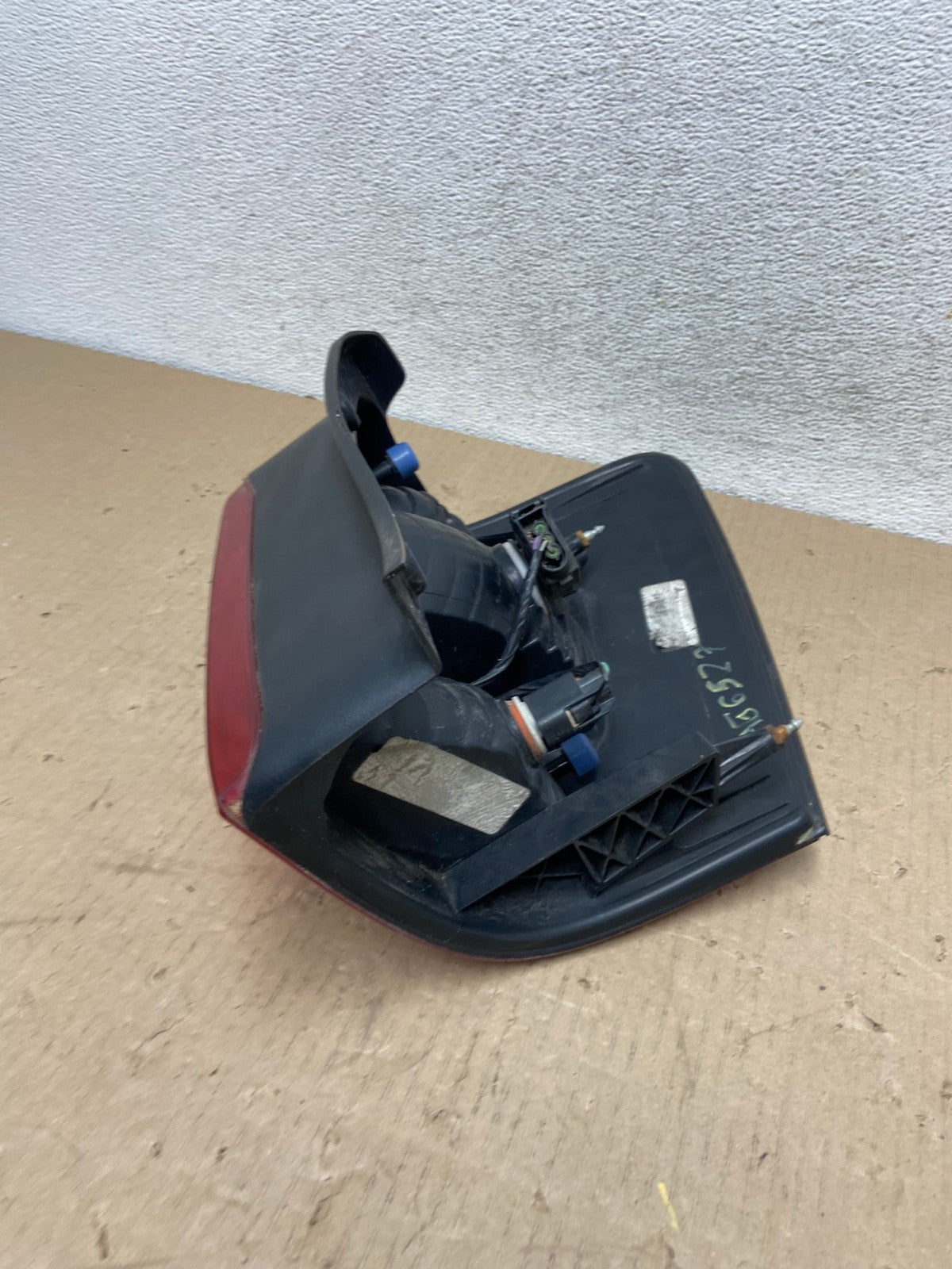2008 to 2012 Ford Escape Left Driver LH Side Tail Light AG6527 LK6