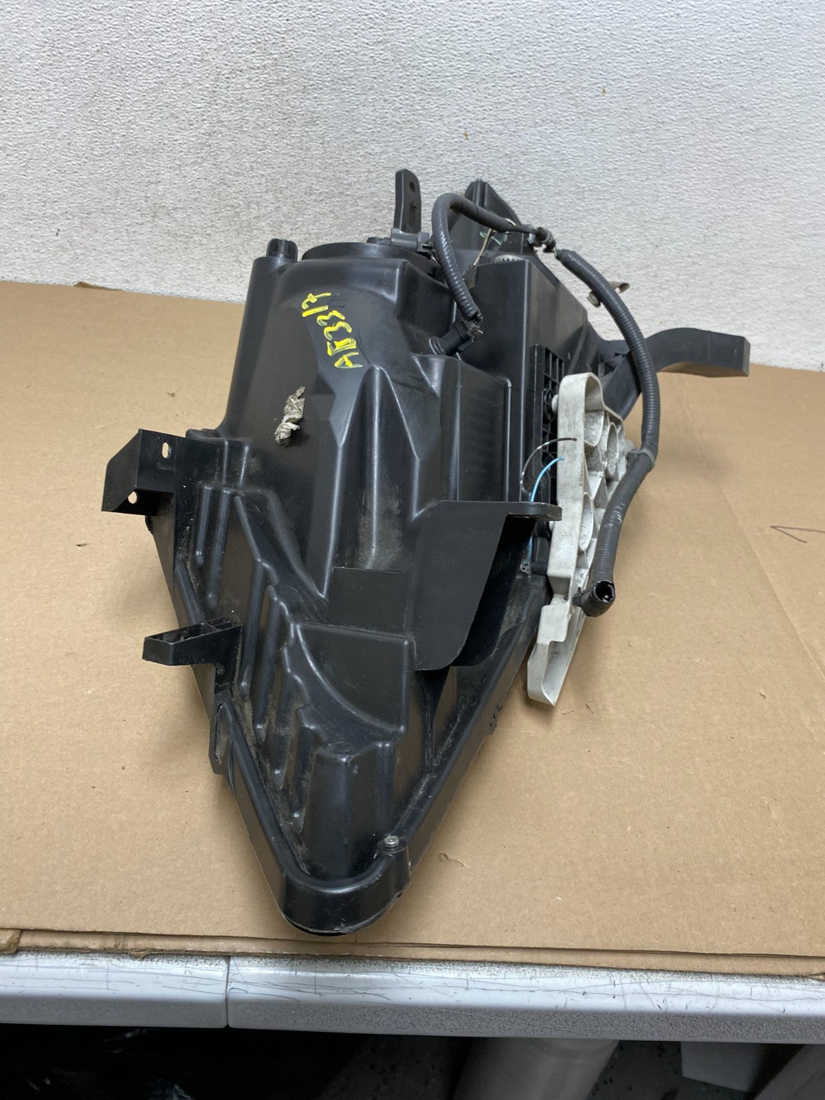 2013 to 2016 Nissan Pathfinder Right Passenger RH Side Headlight AG3317 DW9