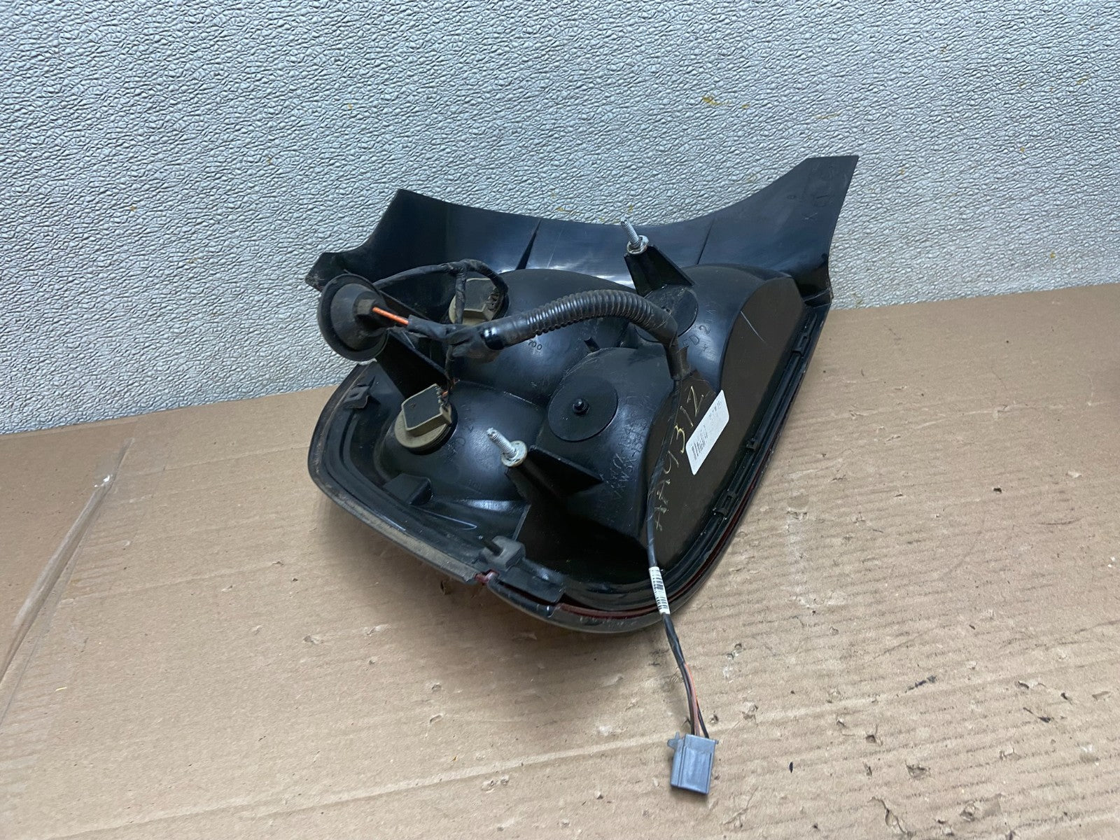 2003-2011 Ford Crown Victoria Right Passenger Rh Side Tail Light Oem AA9312 LK5