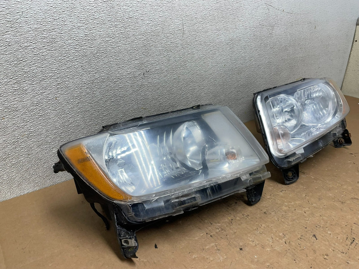 2011-2013 Jeep Grand Cherokee Left+Right Halogen Headlights V5046 DW2