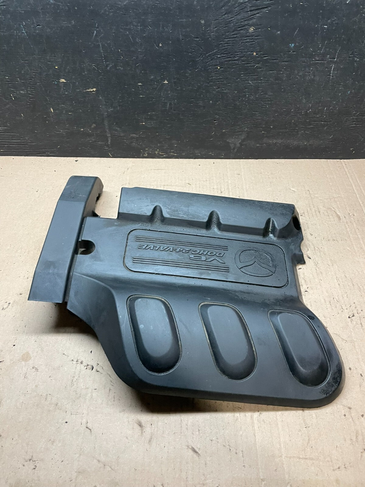 2000 to 2003 Mazda Tribute DOHC 24 VALVE Engine Shield Top Cover J3645 PS0