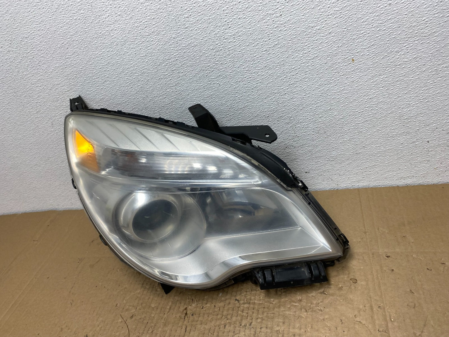 2010-2015 Chevrolet Equinox Right Passenger Halogen Projector Headlight AC39181