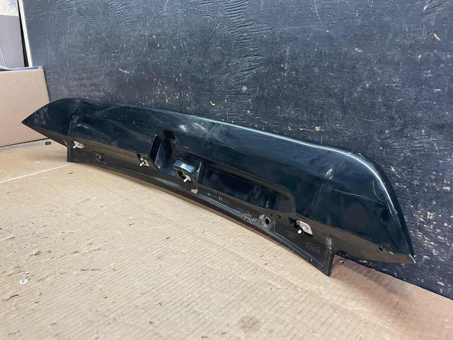2009 to 2011 Honda Fit Rear Trunk Spoiler Gate Oem AB3196 DG10