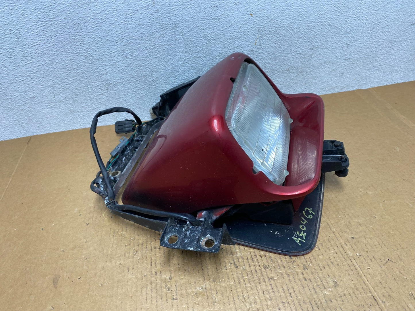 1984 to 1989 Chevrolet Corvette Right Passenger RH Side Headlight AE0467 DW2
