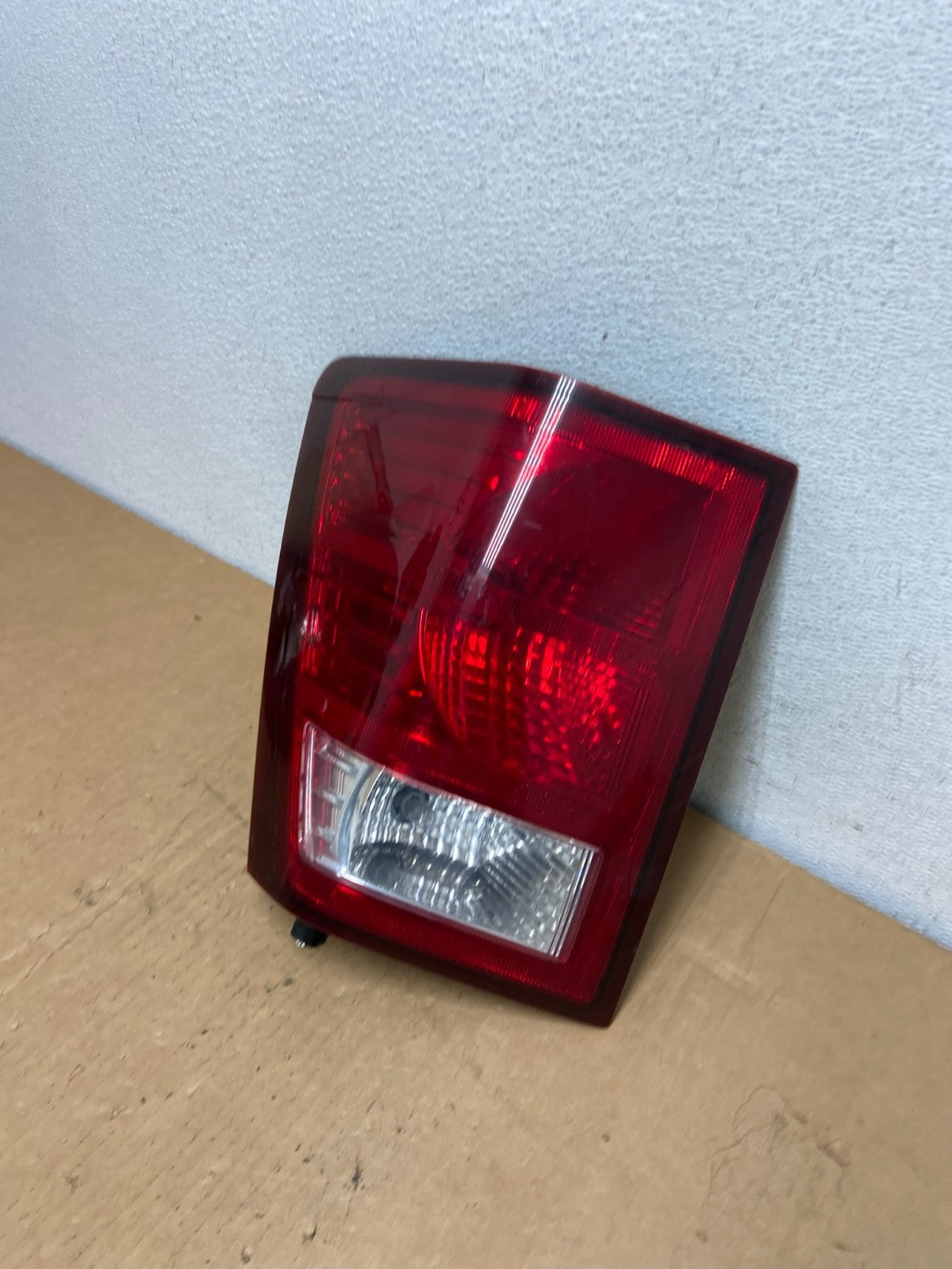 2007 2008 2009 2010 Jeep Grand Cherokee Left Driver Lh Tail Light AC8521 DW1