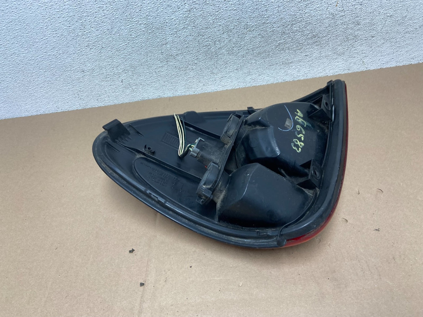 2004 to 2007 Dodge Grand Caravan Left Driver Lh Tail Light AG6583 DW4
