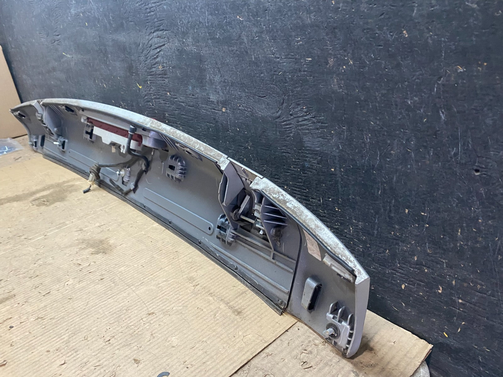2009 to 2015 Honda Pilot Rear Trunk Spoiler Gate Oem X3507 DG10
