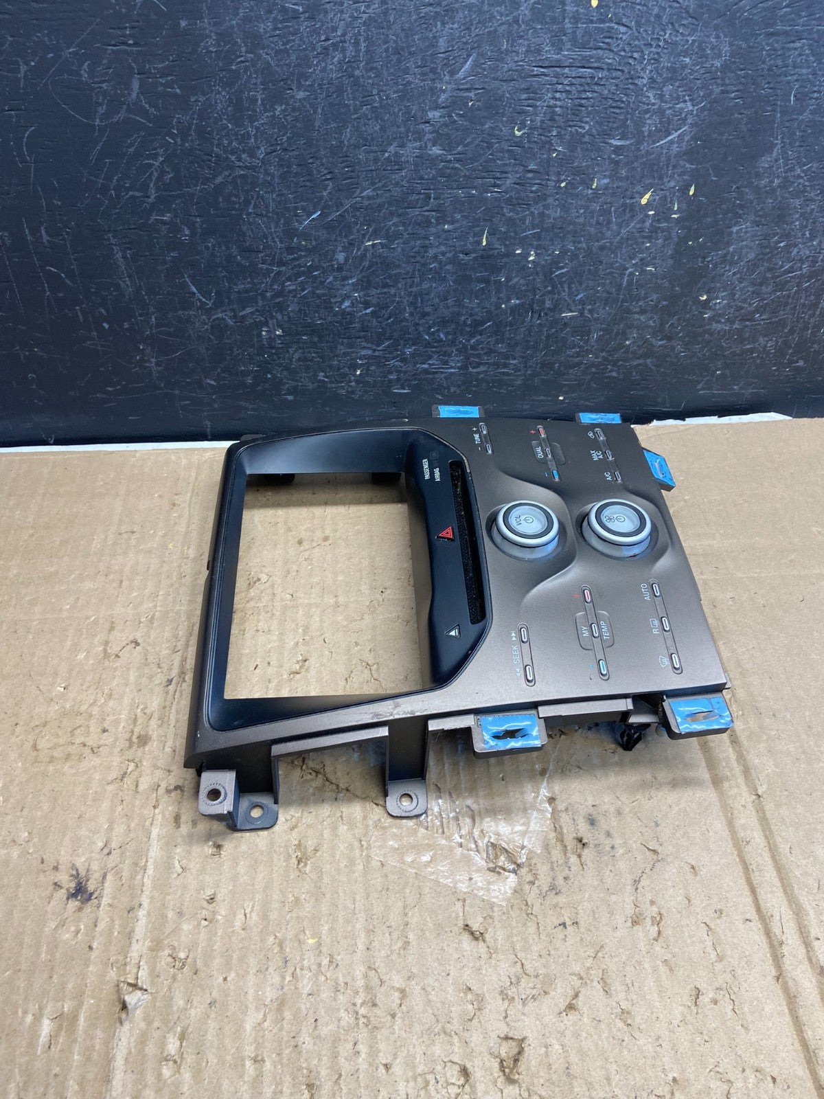 2011-2014 Ford Edge Heater Climate Control Radio CD Control Dash Bezel AE2054 DG1