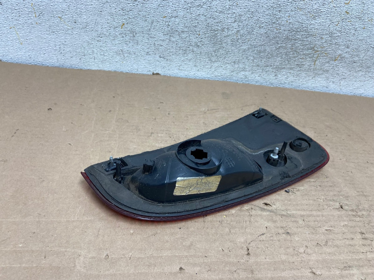 1998-2002 Lincoln Navigator Left Driver Lh Side Tail Light Inner AH9548 LK4