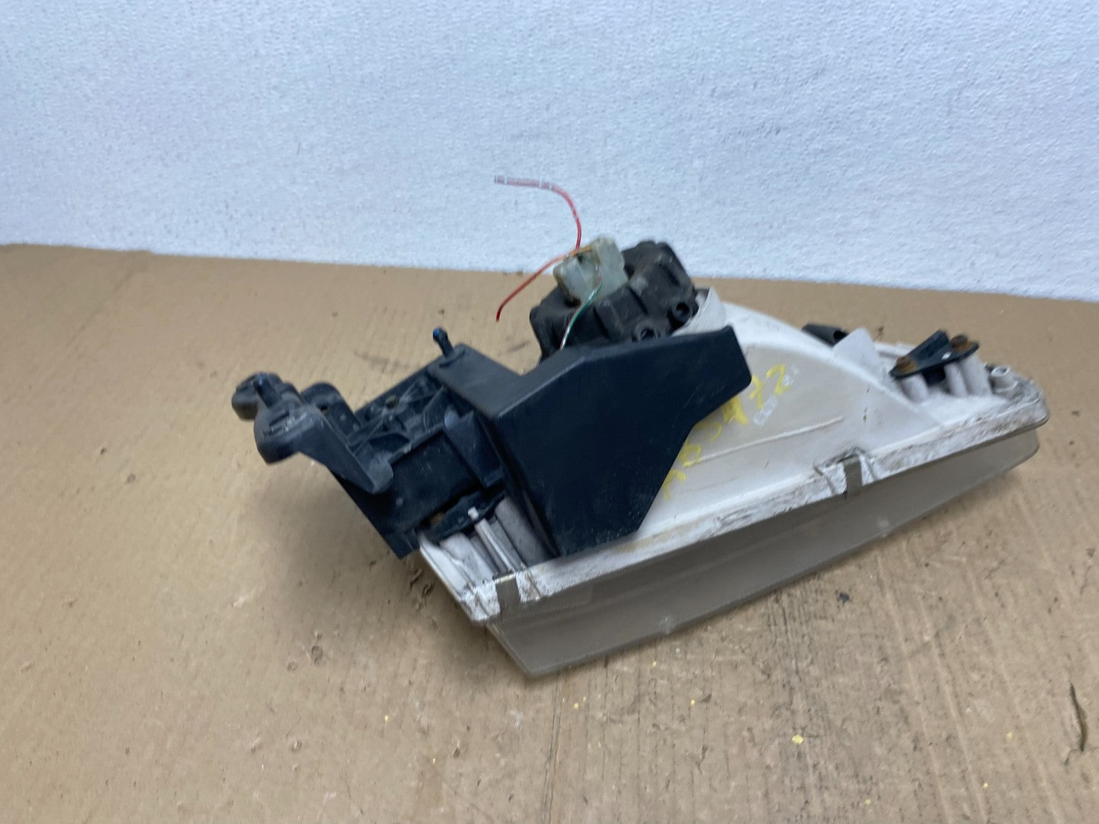 1998 to 1999 Mazda 626 Left Driver Lh Side Headlight Oem AB8472 DW6