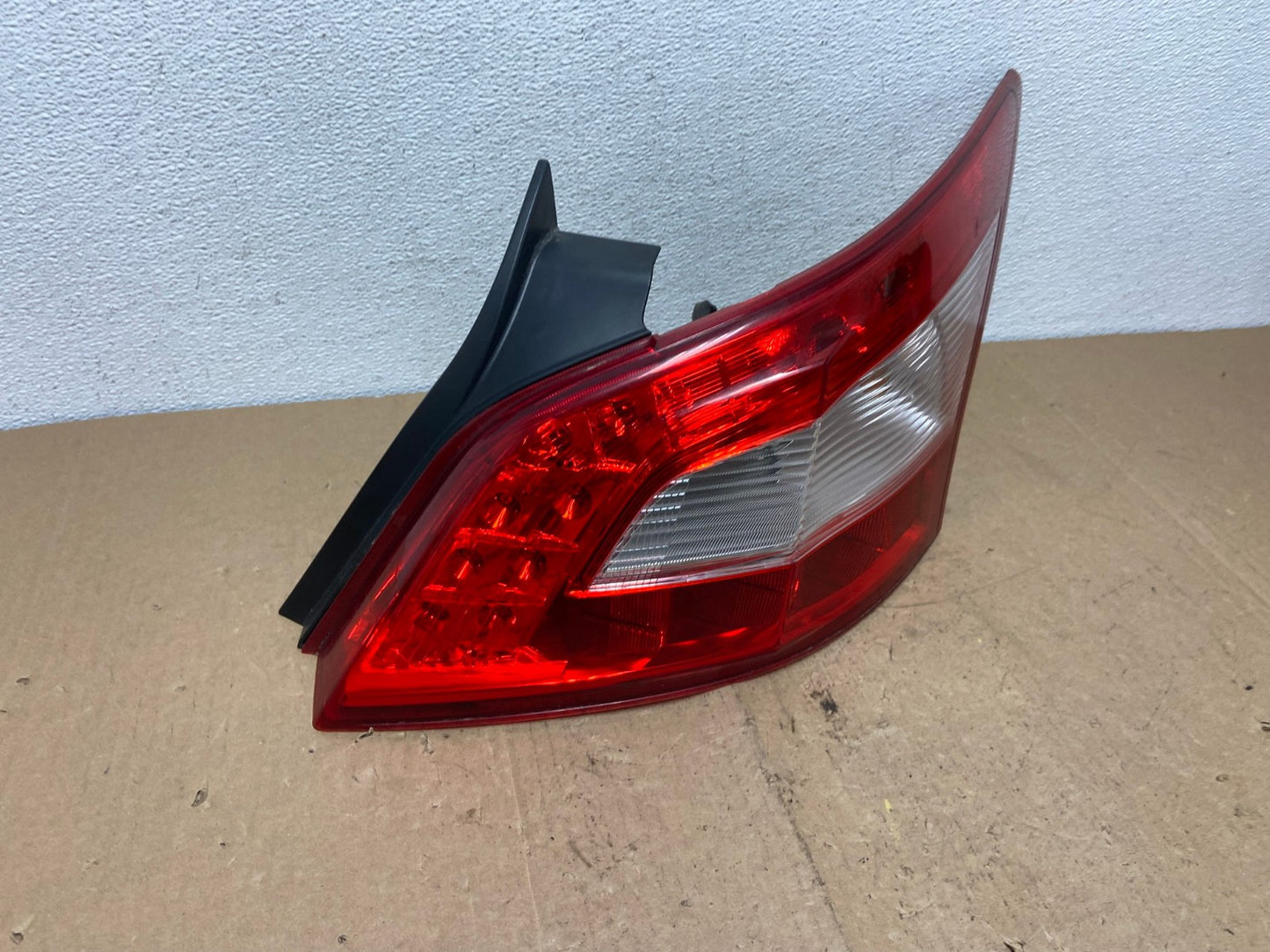 2009 2010 2011 Nissan Maxima Right Passenger RH Side Tail light AC5908 LK2