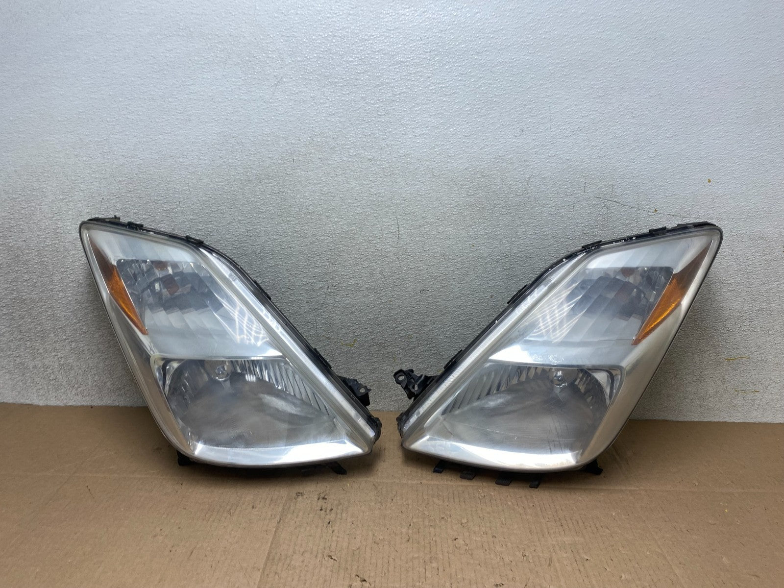 2004-2005 Toyota Prius Left+Right Side Xenon Headlights W0797 DW0