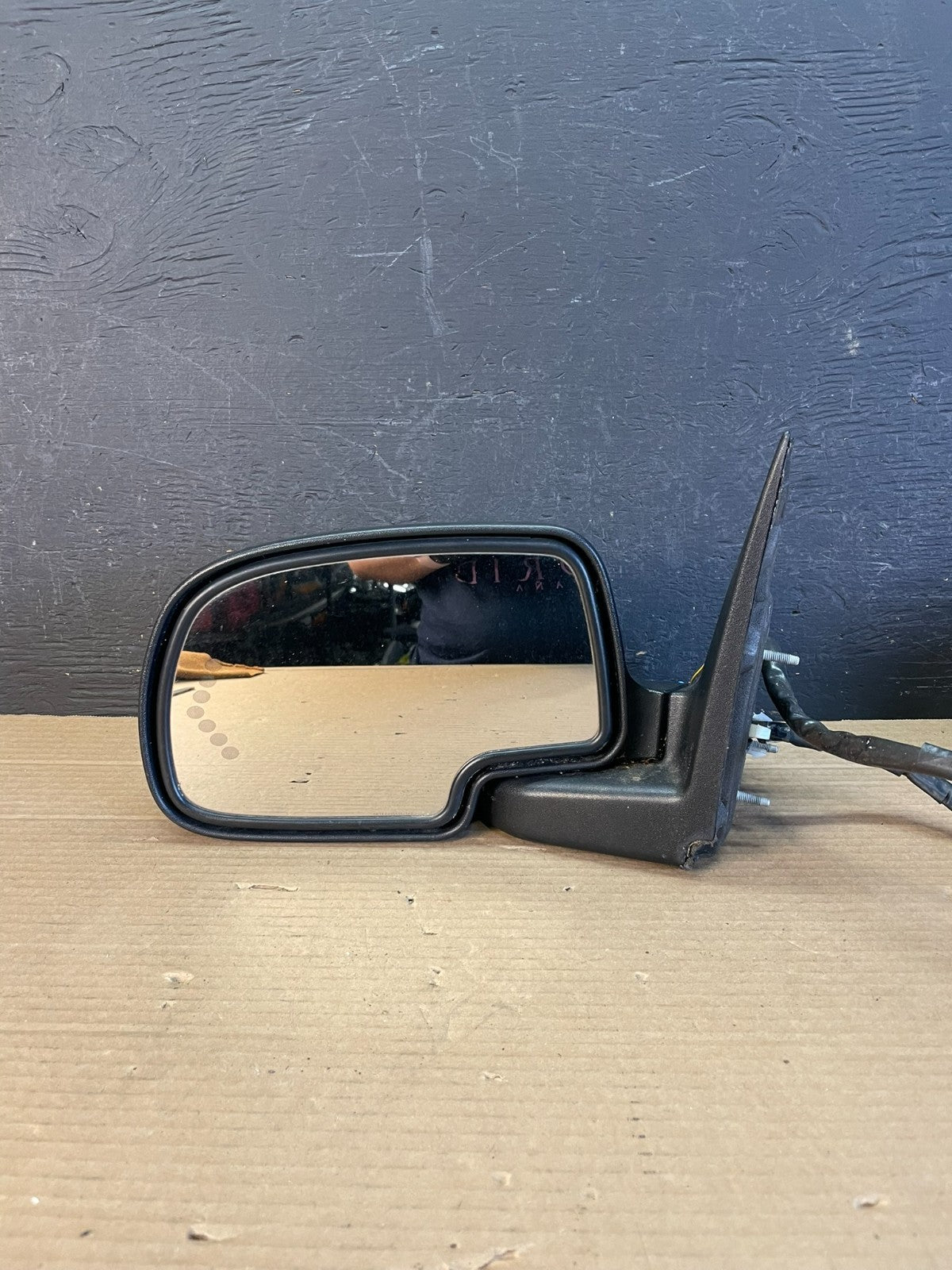 2003-2006 Chevrolet Tahoe Suburban Left Driver LH Turn Door Mirror AE8645 DW8