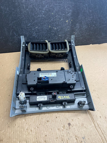 2008 to 2012 Jeep Liberty Dash Climate Temperature Control Radio Bezel AE3986 DG6