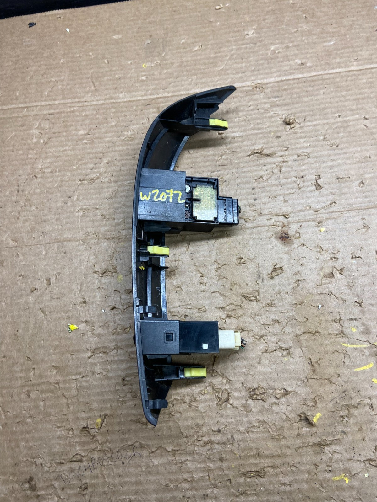 2004 to 2010 Toyota Sienna Left Side Climate Switches Bezel Trim OEM w2072 DG3