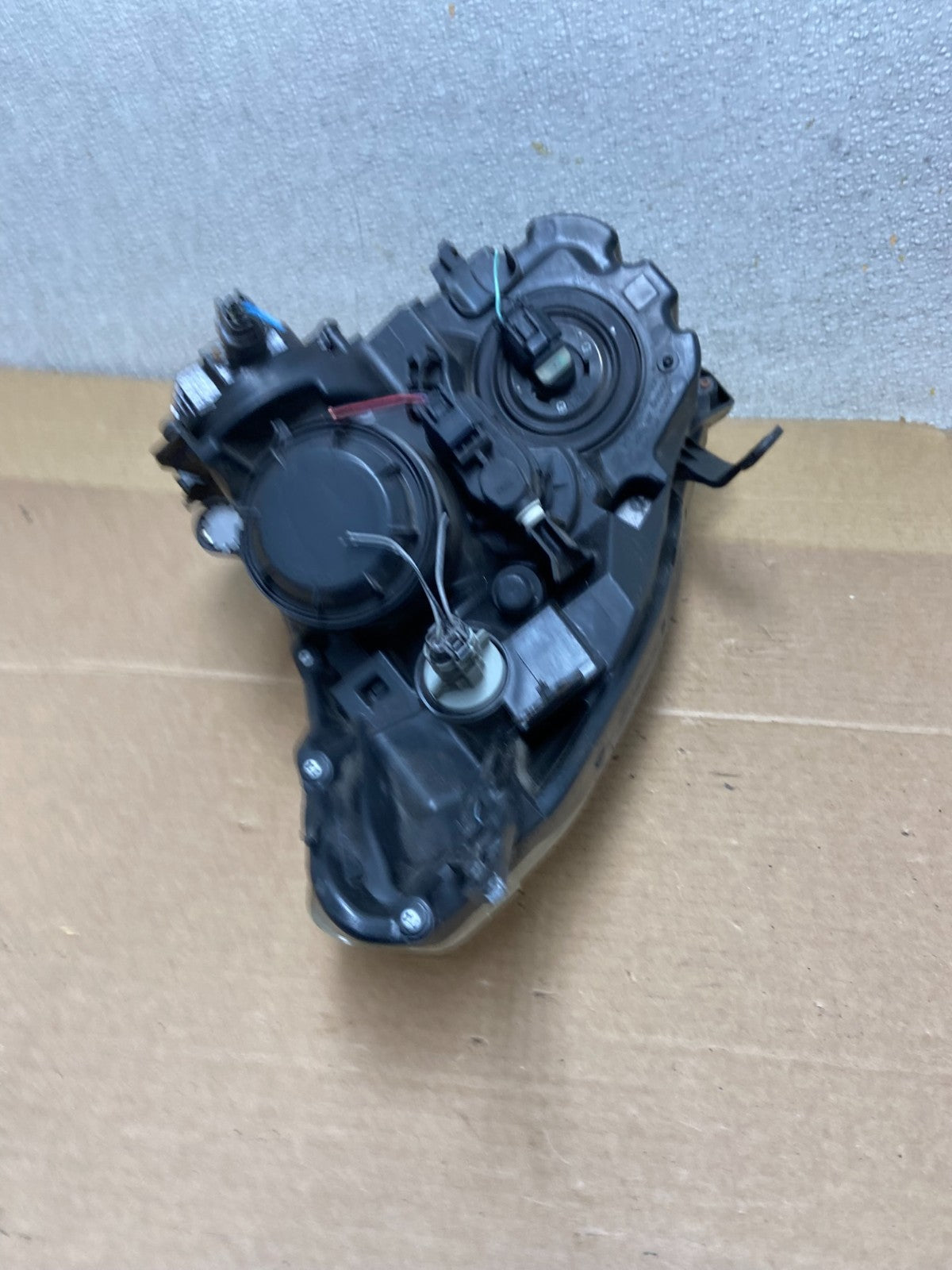 2009-2013 Nissan Rogue Right Passenger Xenon HID Headlight OEM AB5069 DW6