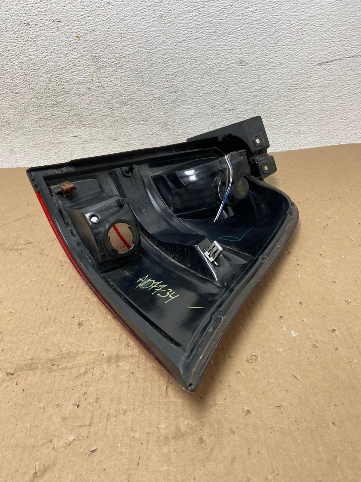 2004 to 2007 Ford Freestar Left Driver LH Side Tail Light AD7734 LK5