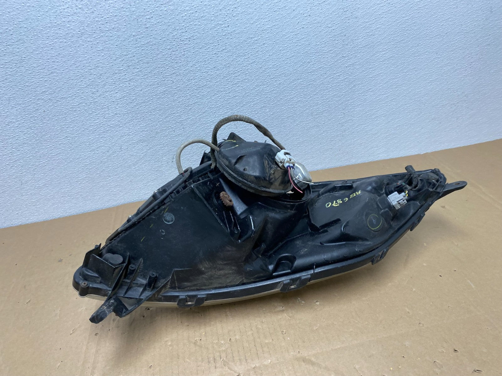 2004 - 2005 Toyota Prius Left Driver Lh Halogen Headlight AB6870 DG7