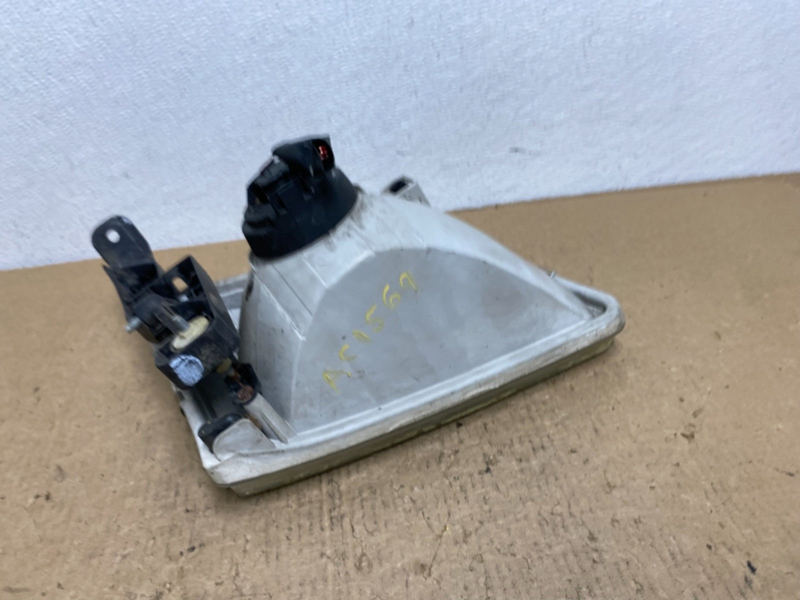 2001 2002 2003 Toyota Sienna Left Driver Lh Side Headlight Halogen AC1569 DW7
