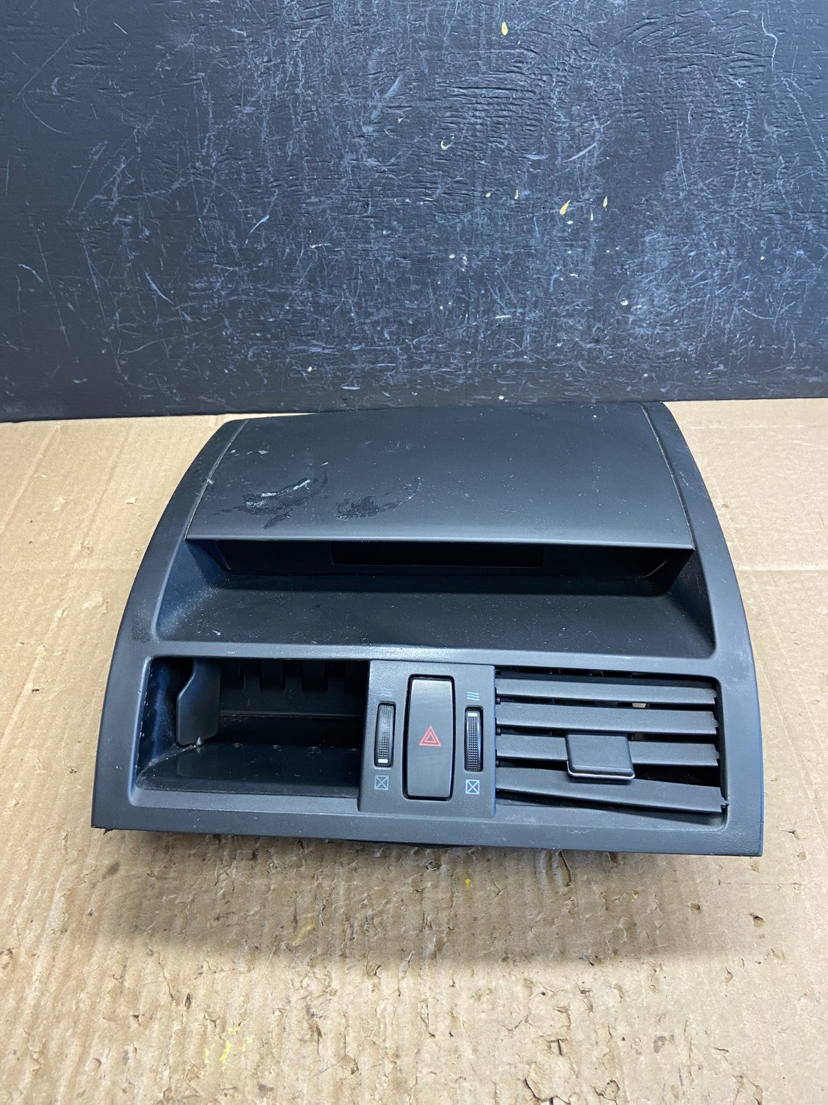2009 to 2012 Mazda 6 Center Console Dash Dual Air Vent AD1982 DG0