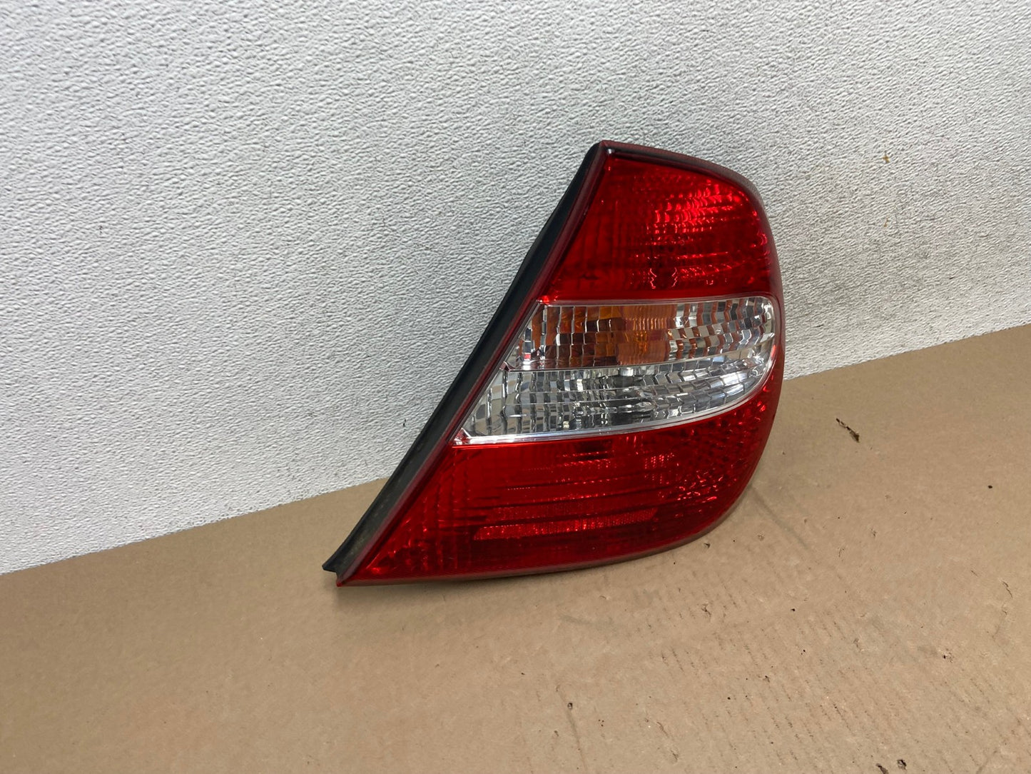 2002 2003 2004 Toyota Camry Tail Light Right Passenger Rh Side AG6655 LK2