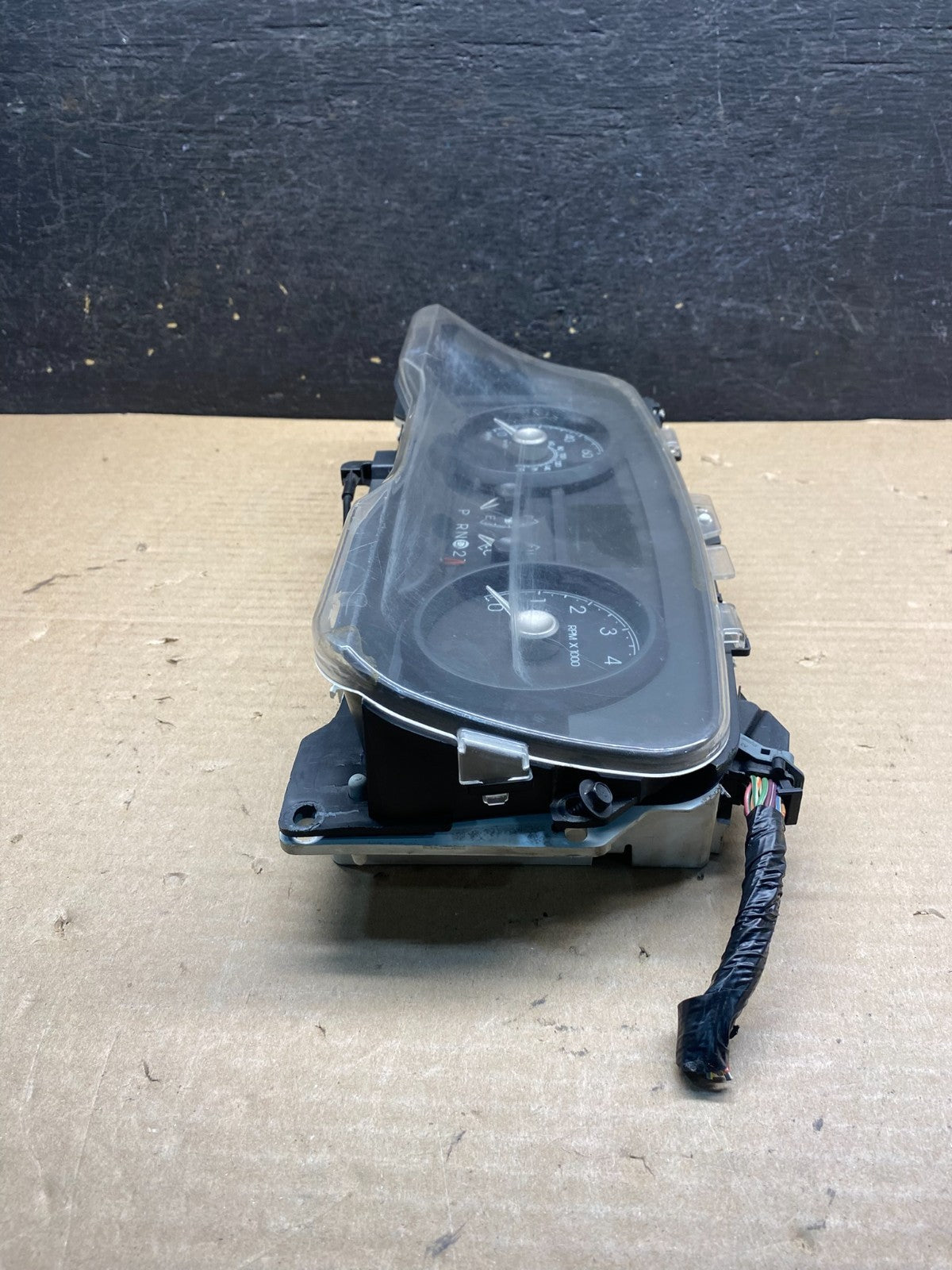 2009 to 2010 Mercury Marquis Speedometer Cluster Gauge AH9795 DW2